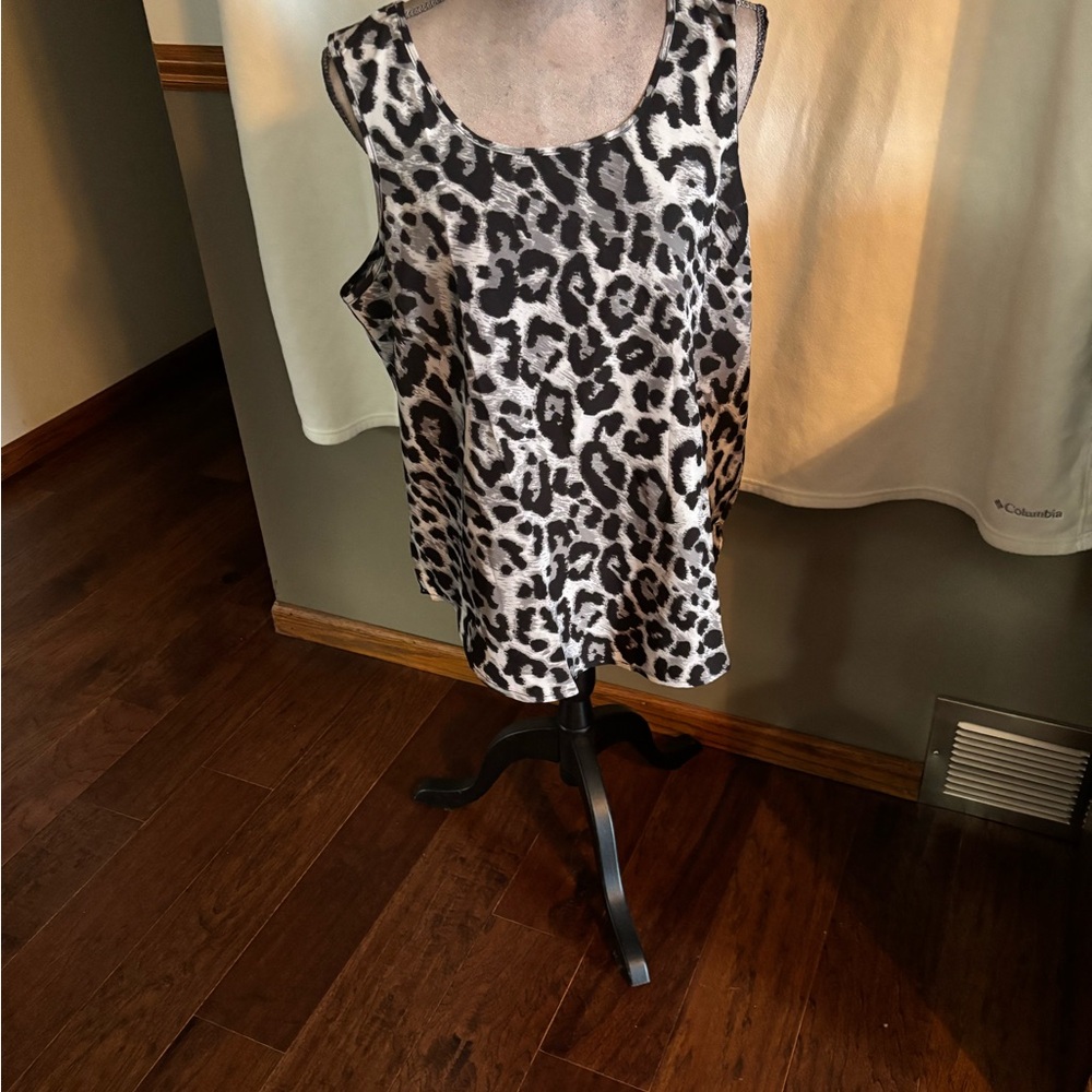 Leopard Print Sleeveless Top